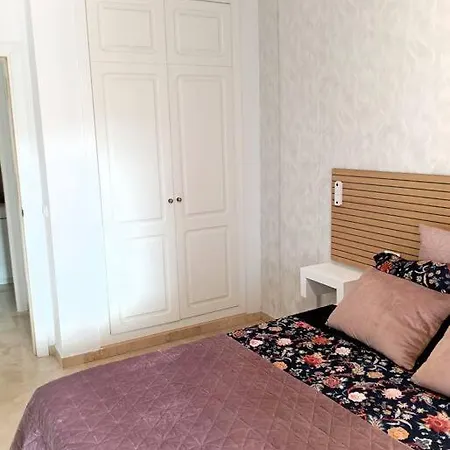 Piso Moderno Con Wifi Y Piscina