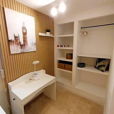 Piso Moderno Con Wifi Y Piscina